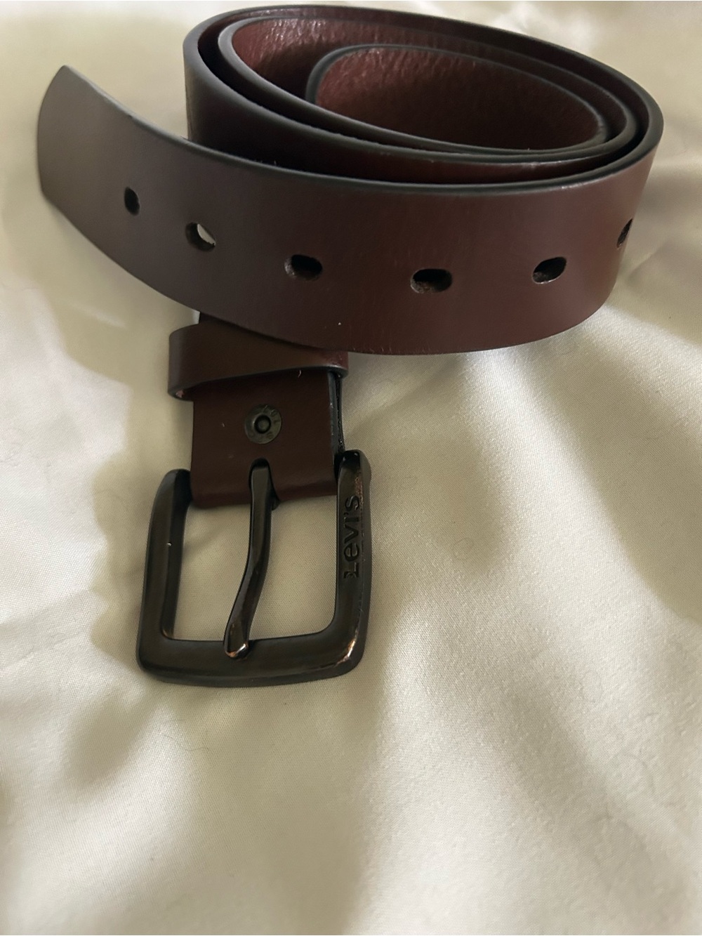 Levi's Dark Brown Leather Belt with Gunmetal Buckle , holes go from 32 to 38